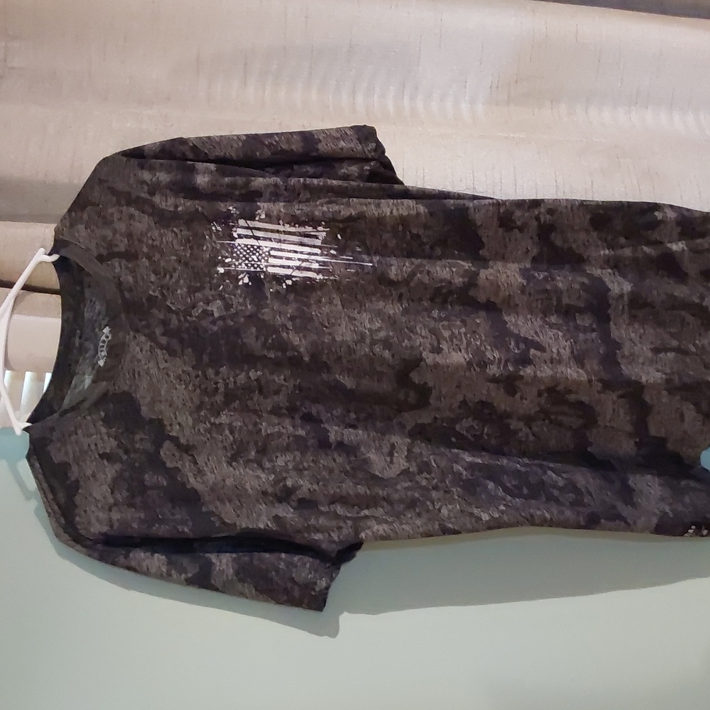 Mens buckle shirt
